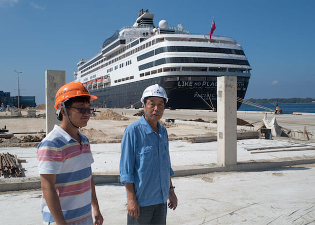 Luganville port Chinese workers 1
